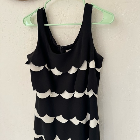Julia Jordan Sleeveless Tank Scallop Shape Sheath Black White Dress Size 10 - Picture 3 of 12